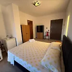 Aprtment Urbannest Apartman *