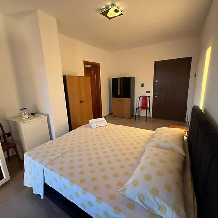Aprtment Urbannest Apartment *
