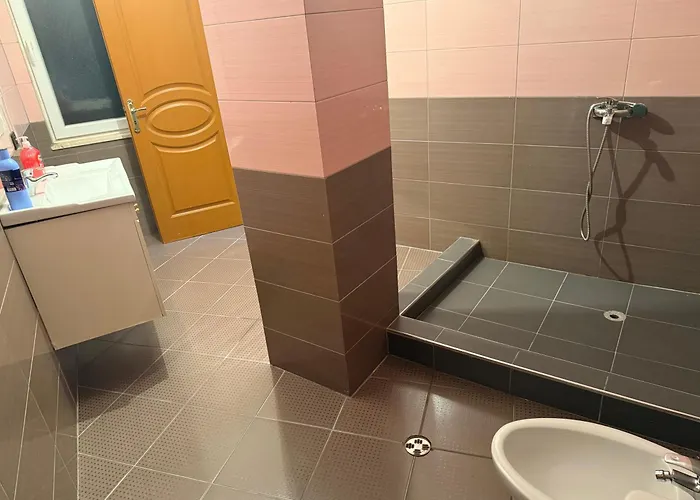 Aprtment Urbannest 아파트 *