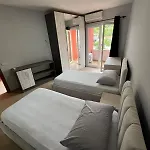 Aprtment Urbannest شقة تيرانا