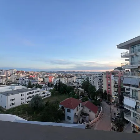 Aprtment Urbannest דירה *